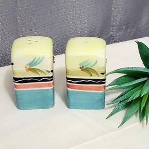 ❤ VINTAGE BEAUTIFUL CERAMIC SAT AND PEPPER